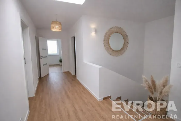 Prodej rodinného domu, Červené Pečky, Hrabáňova, 210 m2