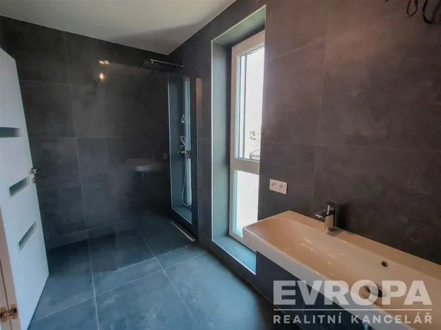 Prodej rodinného domu, Červené Pečky, Hrabáňova, 210 m2