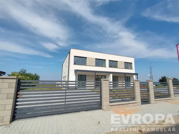 Prodej rodinného domu, Červené Pečky, Hrabáňova, 210 m2