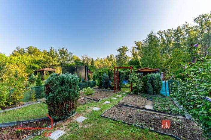 Prodej zahrady, Rybitví, 185 m2