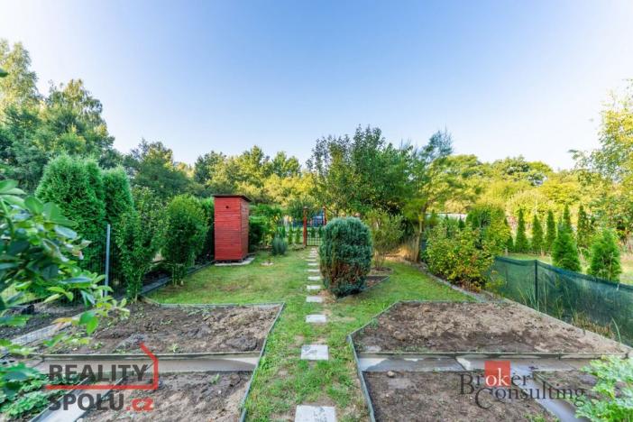 Prodej zahrady, Rybitví, 185 m2