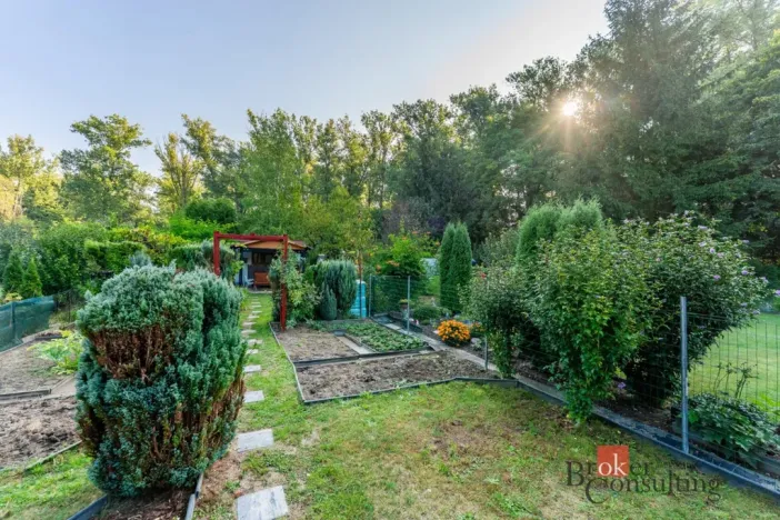 Prodej zahrady, Rybitví, 185 m2