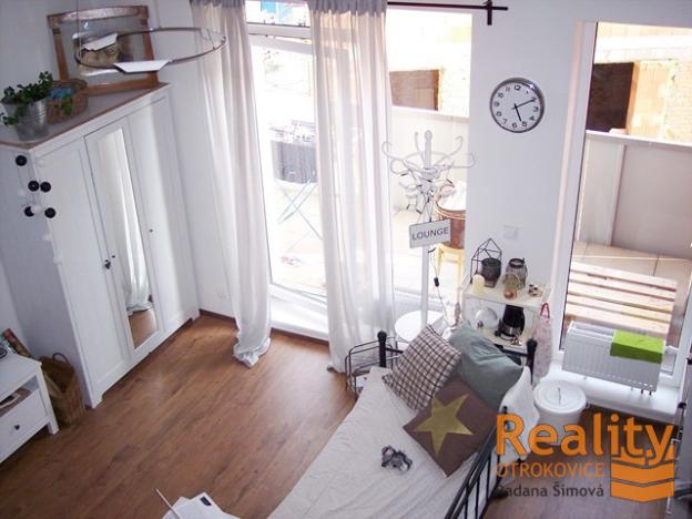 Pronájem bytu 2+kk, Zlín - Malenovice, Zahradní, 43 m2