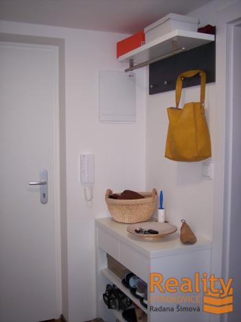 Pronájem bytu 2+kk, Zlín - Malenovice, Zahradní, 43 m2