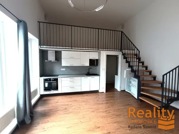 Pronájem bytu 2+kk, Zlín - Malenovice, Zahradní, 43 m2