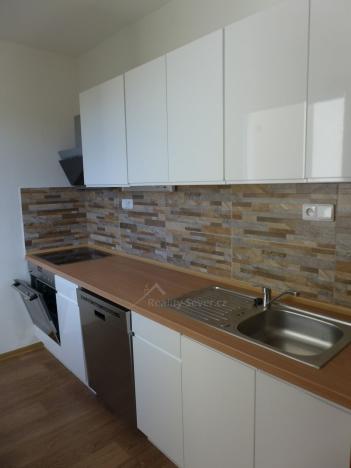Pronájem bytu 1+1, Nový Bor, 39 m2
