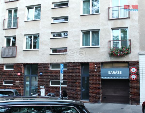 Pronájem garážového stání, Praha - Holešovice, Tusarova, 10 m2