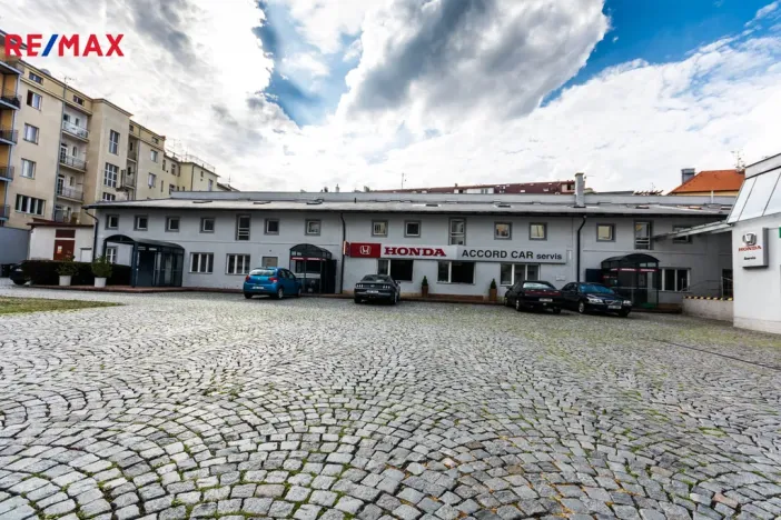 Pronájem kanceláře, Hradec Králové, třída Karla IV., 206 m2