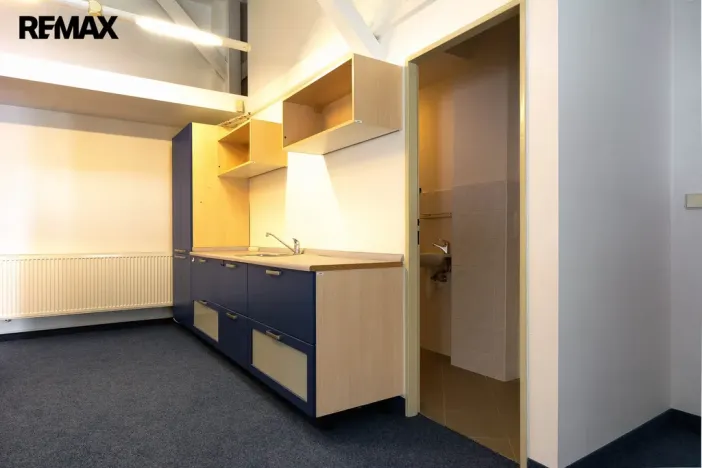 Pronájem kanceláře, Hradec Králové, třída Karla IV., 206 m2