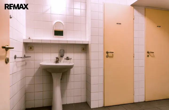 Pronájem kanceláře, Hradec Králové, třída Karla IV., 206 m2