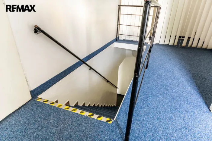 Pronájem kanceláře, Hradec Králové, třída Karla IV., 206 m2