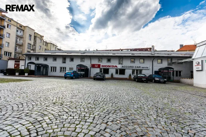 Pronájem kanceláře, Hradec Králové, třída Karla IV., 206 m2