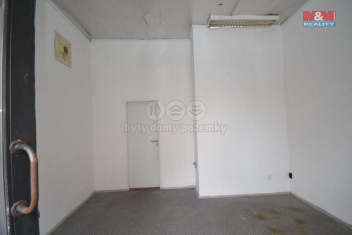 Prodej obchodního prostoru, Liberec - Liberec VI-Rochlice, nám. Poštovní, 127 m2