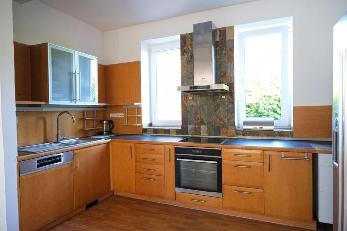 Pronájem rodinného domu, Statenice, 280 m2