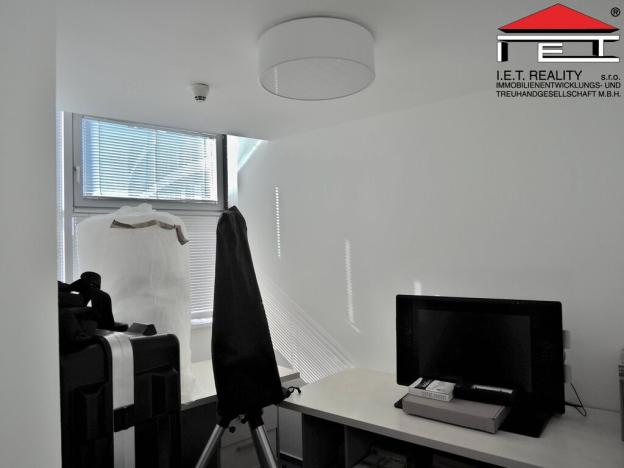 Pronájem kanceláře, Praha - Nusle, Doudlebská, 303 m2