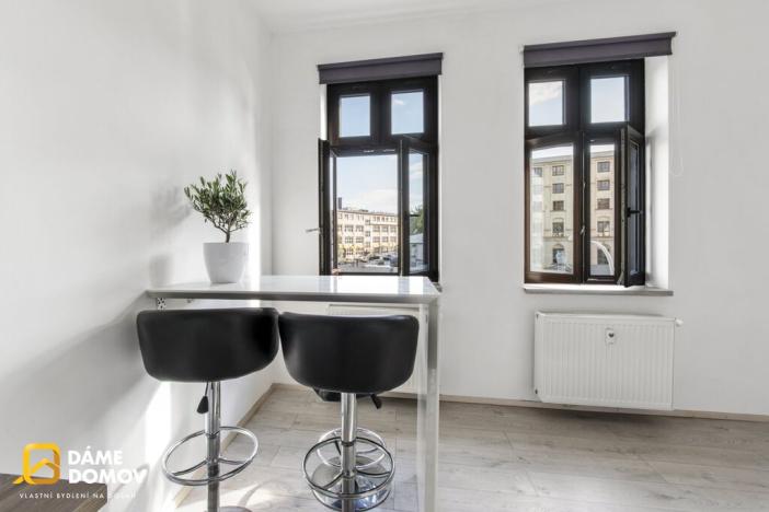 Pronájem bytu 1+kk, Praha - Holešovice, Jankovcova, 34 m2