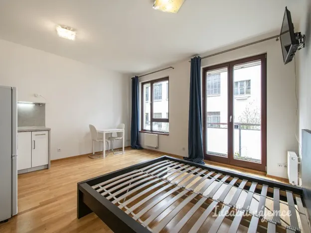 Pronájem bytu 1+kk, Praha - Žižkov, Baranova, 32 m2