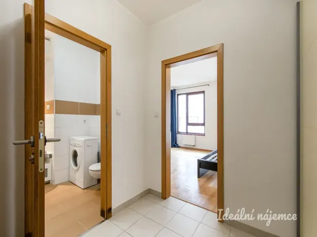 Pronájem bytu 1+kk, Praha - Žižkov, Baranova, 32 m2