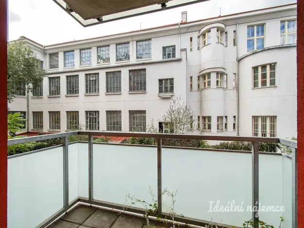 Pronájem bytu 1+kk, Praha - Žižkov, Baranova, 32 m2