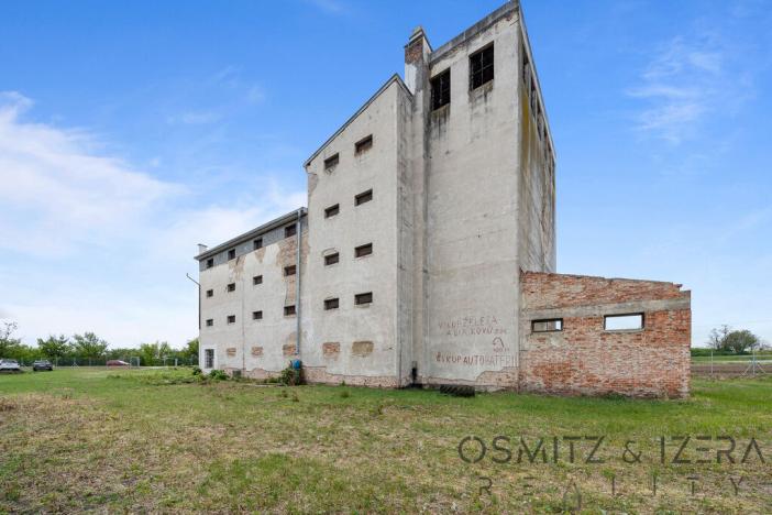 Prodej skladu, Nová Ves, 3671 m2