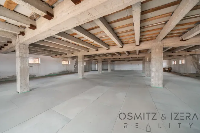 Prodej skladu, Nová Ves, 3671 m2