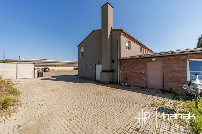 Prodej výrobních prostor, Dolany, 900 m2