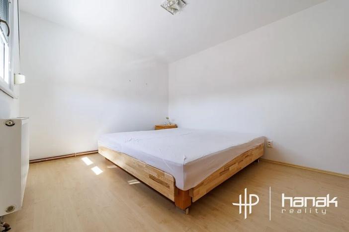 Prodej výrobních prostor, Dolany, 900 m2