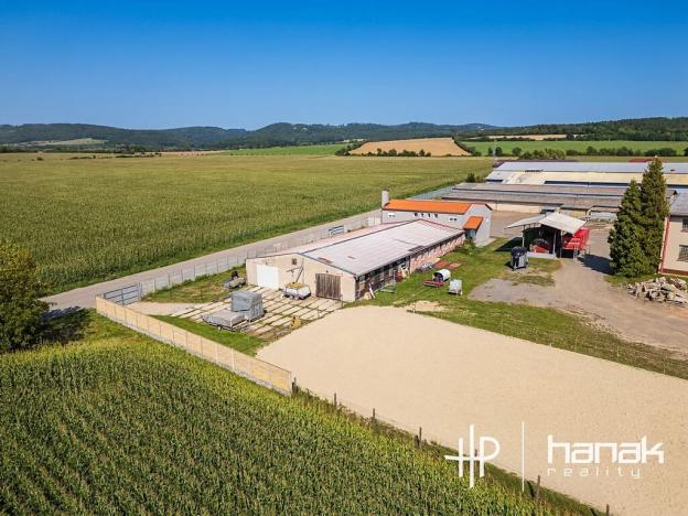 Prodej výrobních prostor, Dolany, 900 m2