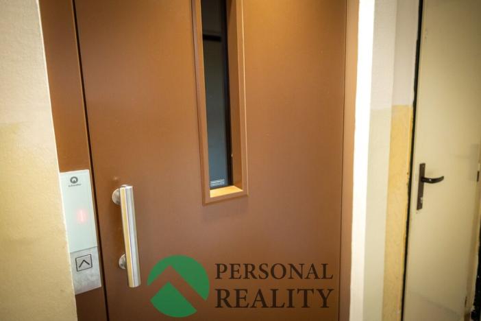 Prodej bytu 3+1, Komárov, Okružní, 65 m2