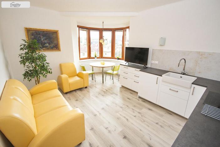 Pronájem bytu 2+kk, Praha - Radlice, Na Farkáně III, 41 m2