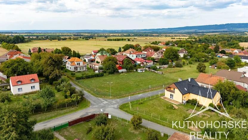 Prodej pozemku pro bydlení, Okřesaneč, 1732 m2