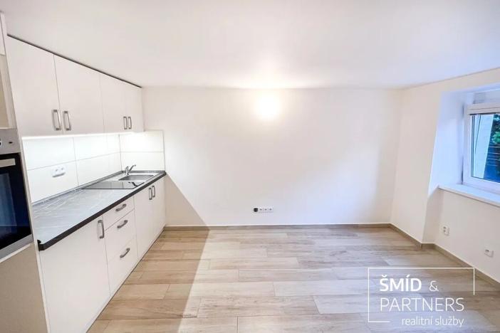 Prodej obchodního prostoru, Poděbrady, Hakenova, 40 m2