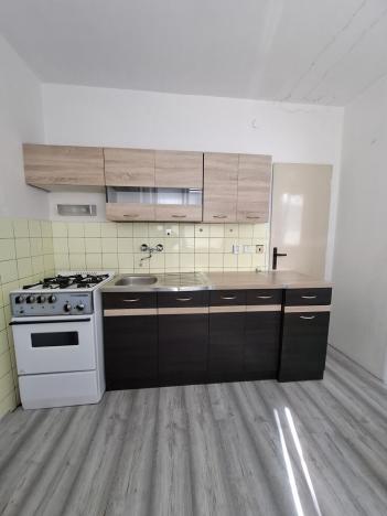 Pronájem bytu 1+1, Kopřivnice, Kpt. Nálepky, 37 m2