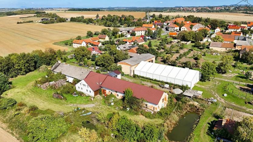 Prodej obchodního prostoru, Střemy, 1200 m2