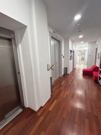 Pronájem kanceláře, Praha, Spálená, 406 m2