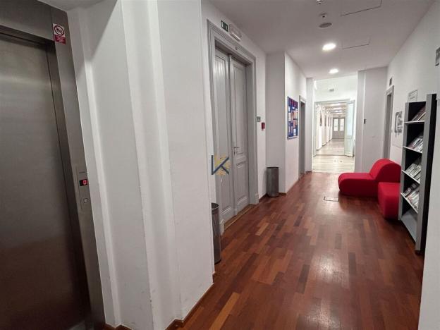 Pronájem kanceláře, Praha, Spálená, 406 m2