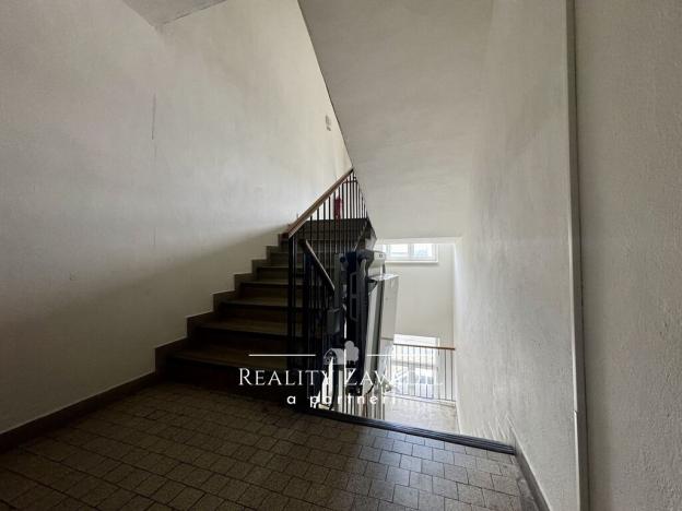 Prodej bytu 2+1, Opava, Těšínská, 54 m2