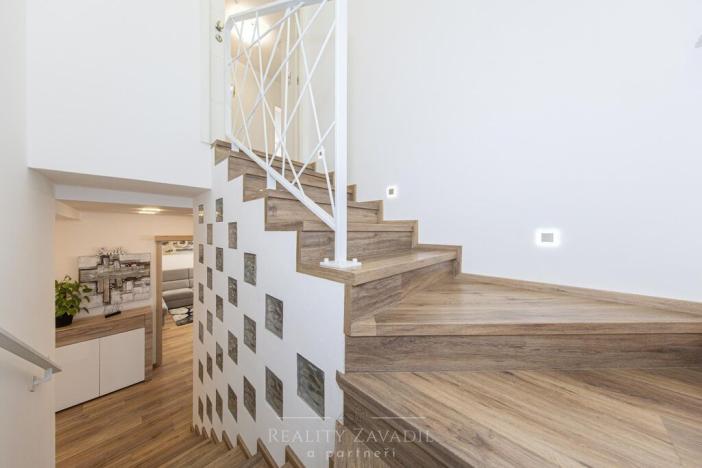 Prodej rodinného domu, Praha - Suchdol, Osvobození, 314 m2