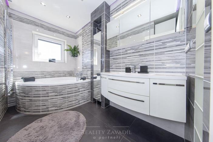 Prodej rodinného domu, Praha - Suchdol, Osvobození, 314 m2