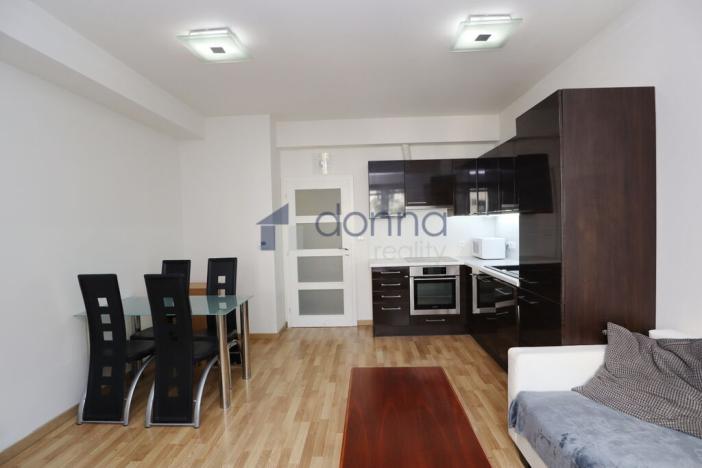 Pronájem bytu 2+kk, Praha, Jeseniova, 50 m2