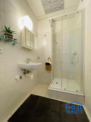 Prodej bytu 2+1, Karlovy Vary, K. Čapka, 55 m2