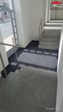 Pronájem obchodního prostoru, Opava, Olomoucká, 170 m2