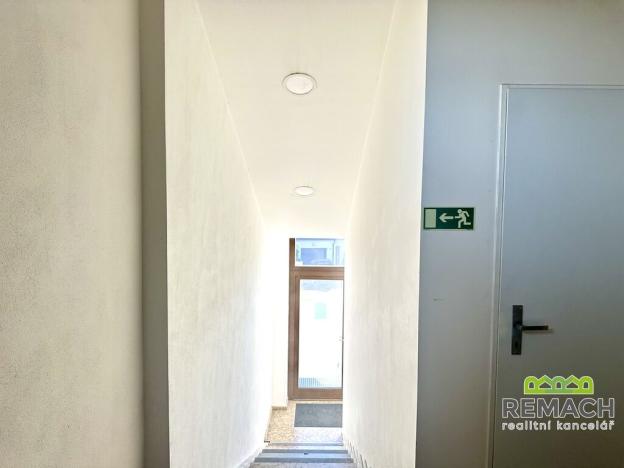 Pronájem obchodního prostoru, Staré Město, Luční čtvrť, 206 m2