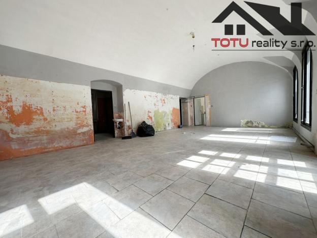 Pronájem obchodního prostoru, Jaroměř, Masarykovo nám., 97 m2