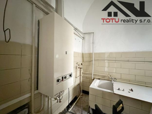 Pronájem obchodního prostoru, Jaroměř, Masarykovo nám., 97 m2