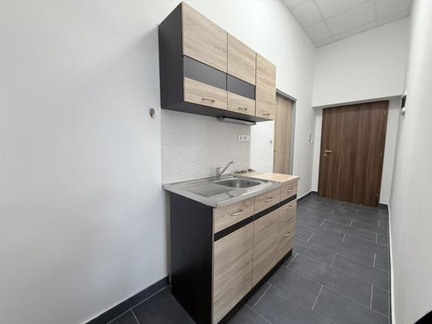 Pronájem kanceláře, Ostrava - Moravská Ostrava, Nádražní, 75 m2