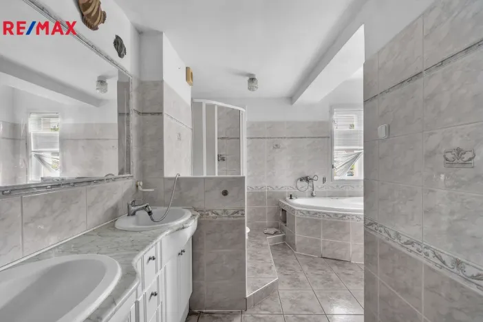 Prodej rodinného domu, Stará Paka, Nová, 260 m2