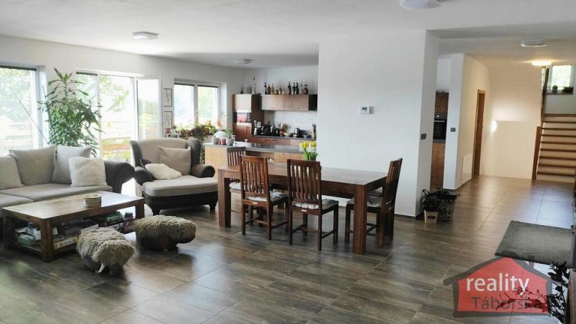 Prodej rodinného domu, Říčany, 341 m2