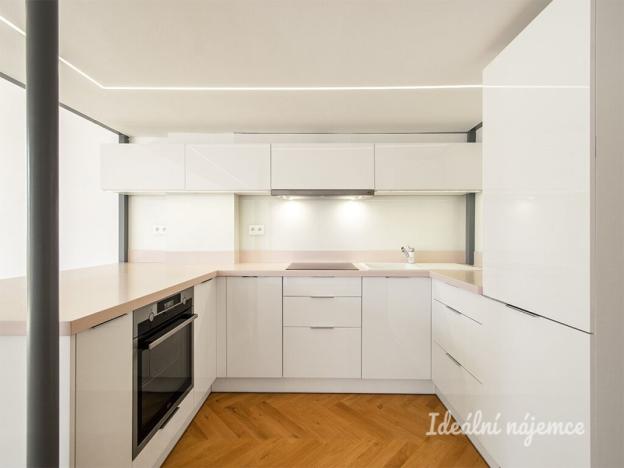 Prodej bytu 2+kk, Praha - Michle, Novobohdalecká, 74 m2