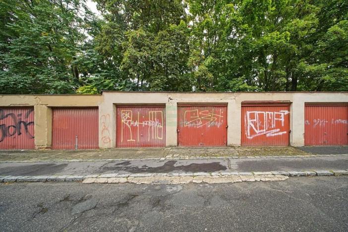 Pronájem skladu, Praha - Střešovice, Buštěhradská, 16 m2